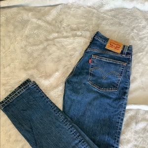 Women’s Levi Jeans